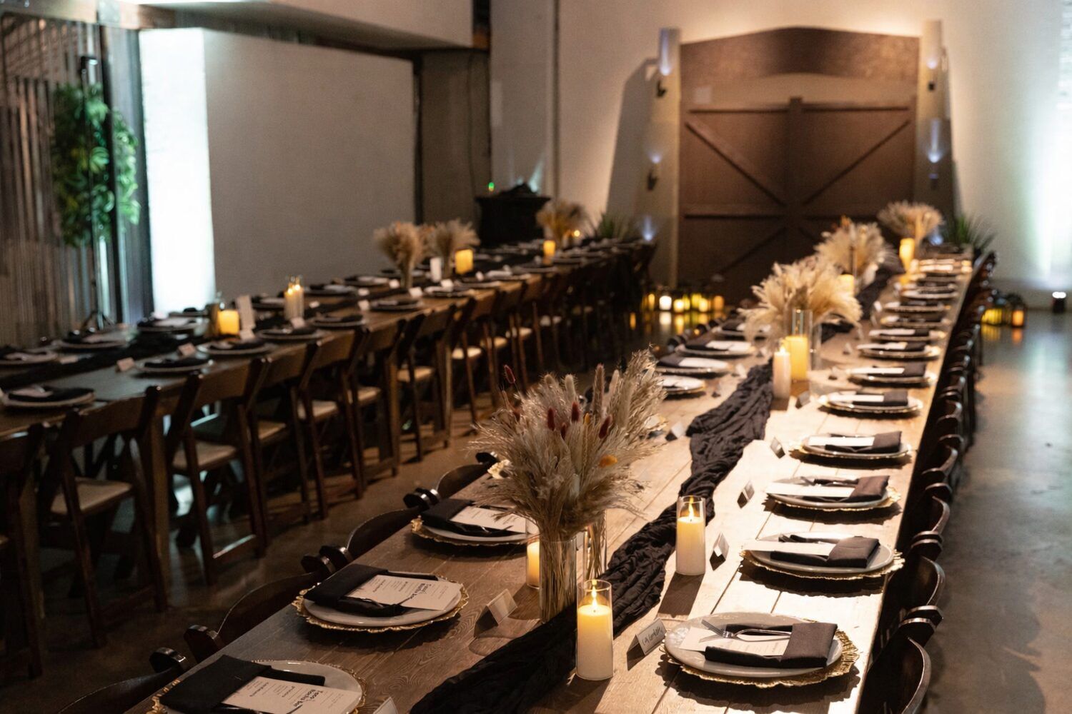 Elegant wedding table setting at an Arizona event styled by Mazon Signature Services
